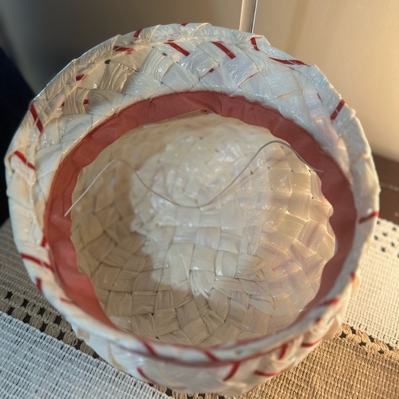 Vintage Red and White Woven Hat with Bow - Picture 6 of 10